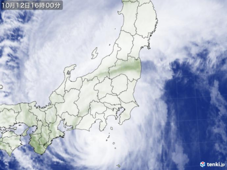 台風の衛星写真